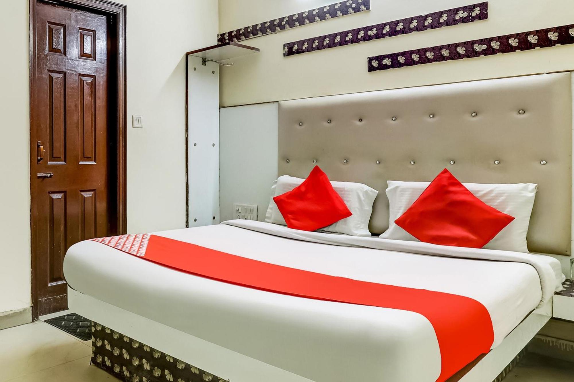 Hotel O Tushar Continental New Delhi Exterior photo