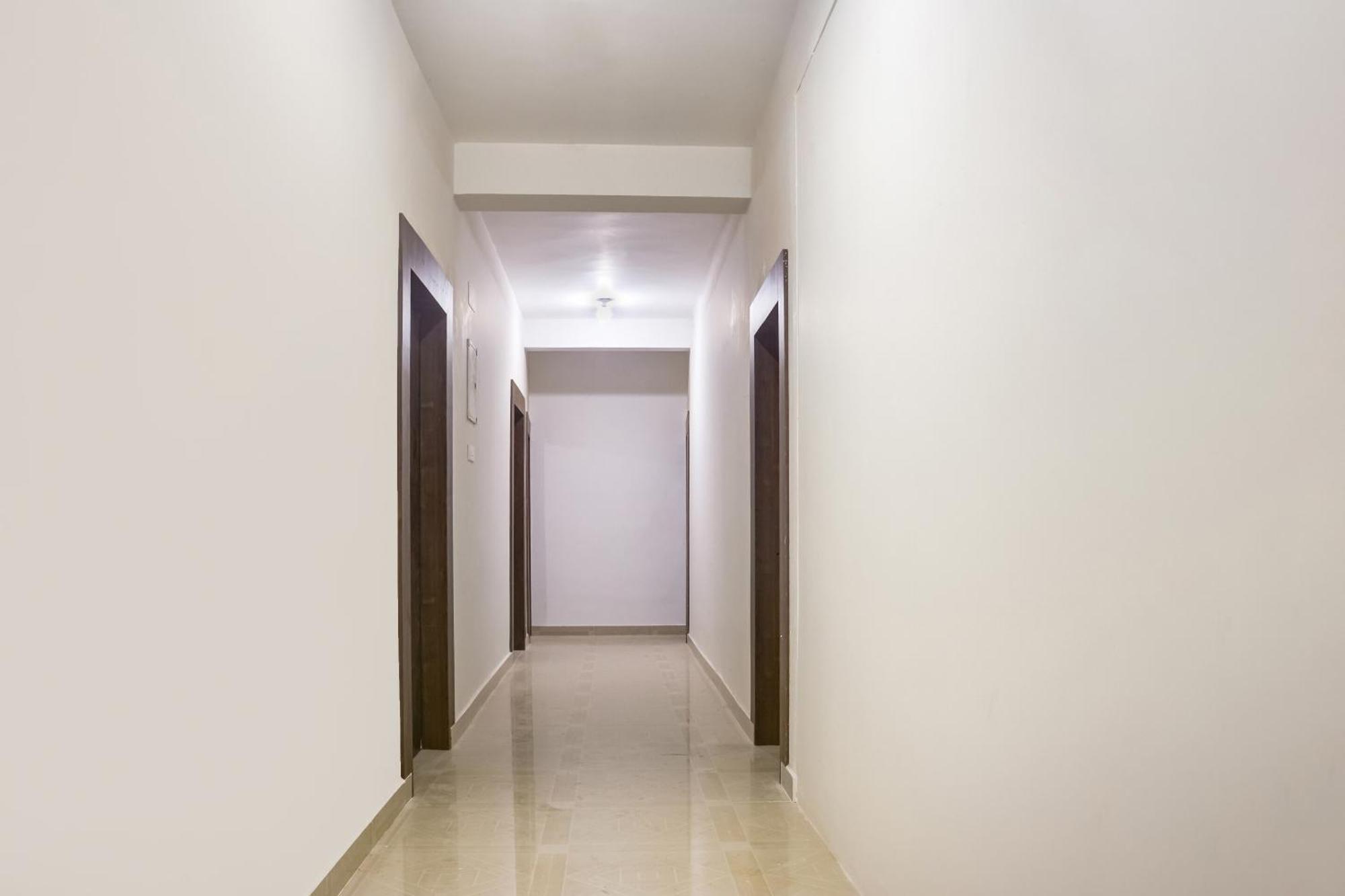 Hotel O Tushar Continental New Delhi Exterior photo