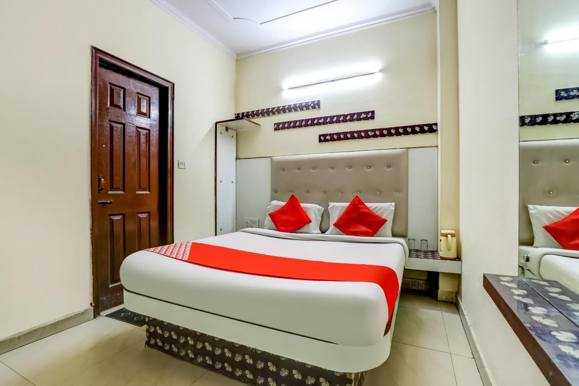 Hotel O Tushar Continental New Delhi Exterior photo